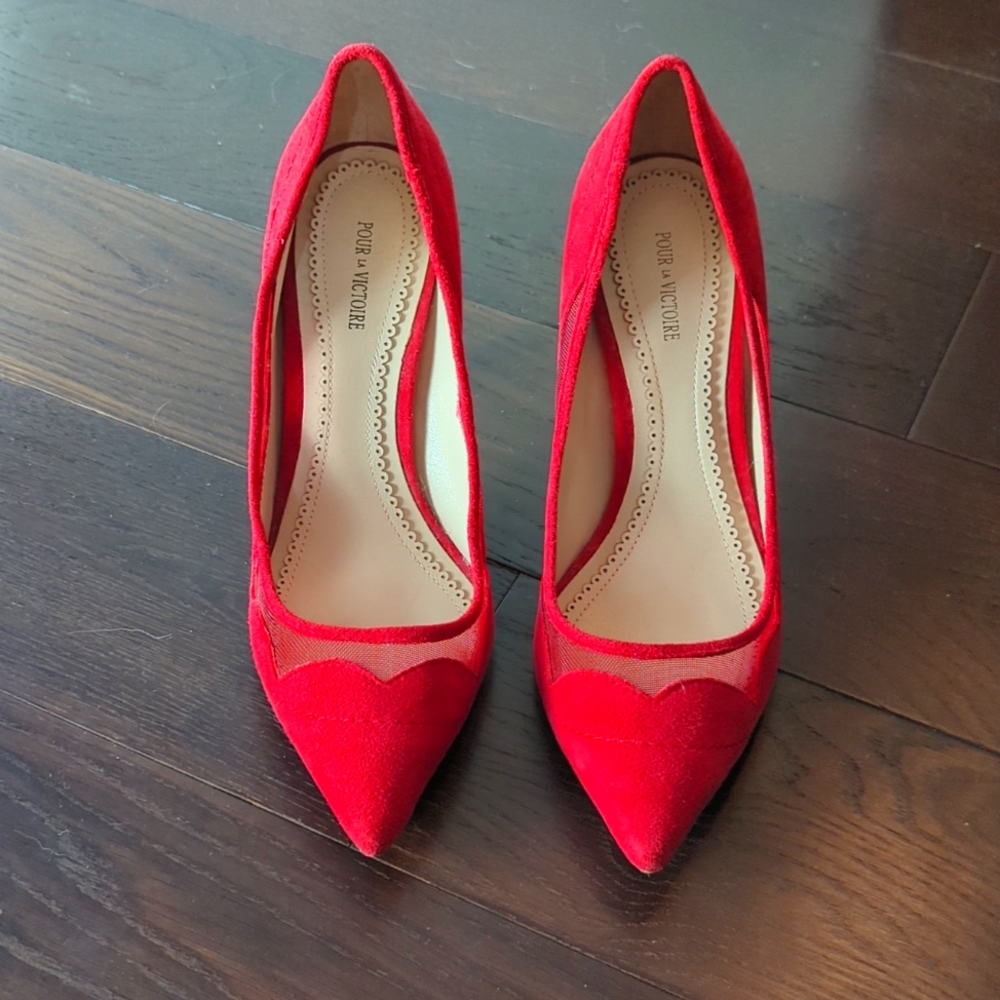 Pour La Victoire Chantal Pump Red Suede